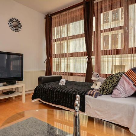 Design Free Parking Apartment In City Center Budapest Exterior photo